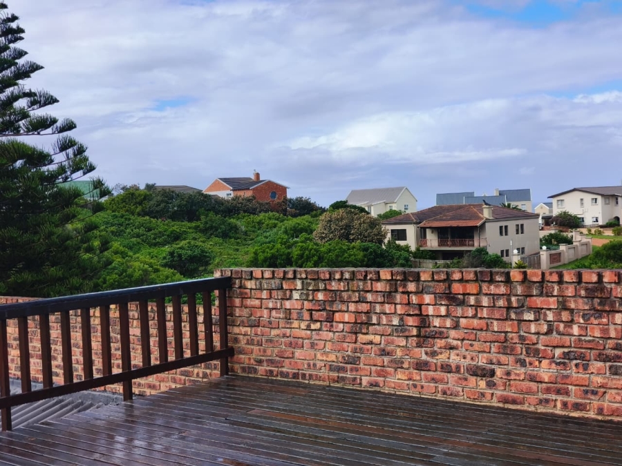 4 Bedroom Property for Sale in Oyster Bay Eastern Cape